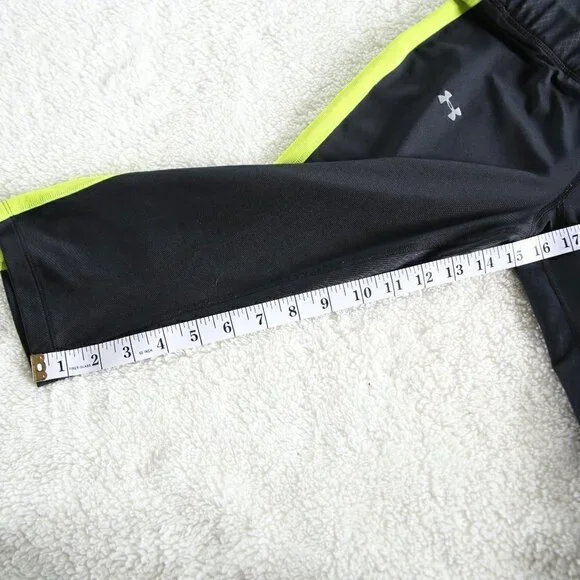 Under Armour Capri Leggings Size medium - Picture 4 of 6